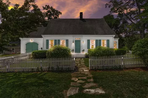 16 Brookline St, Nashua, NH 03064