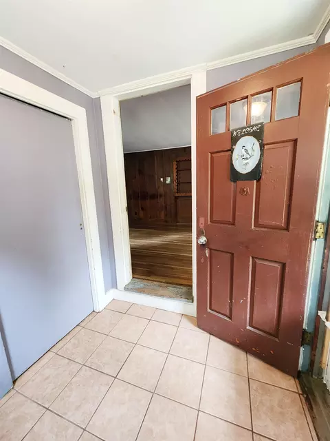 Entry Way - 44 Kingston Rd, Exeter, NH 03833 photo 1 of 1