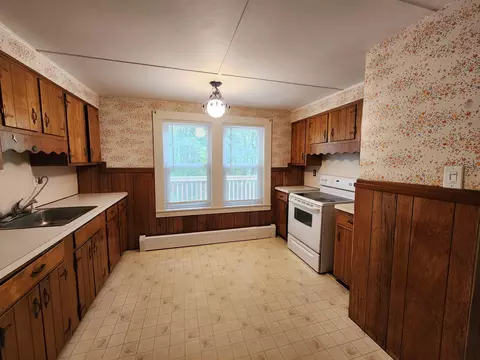 Kitchen - 44 Kingston Rd, Exeter, NH 03833 photo 1 of 4