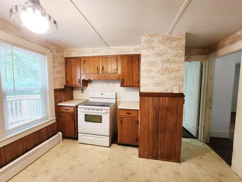 Kitchen - 44 Kingston Rd, Exeter, NH 03833 photo 3 of 4