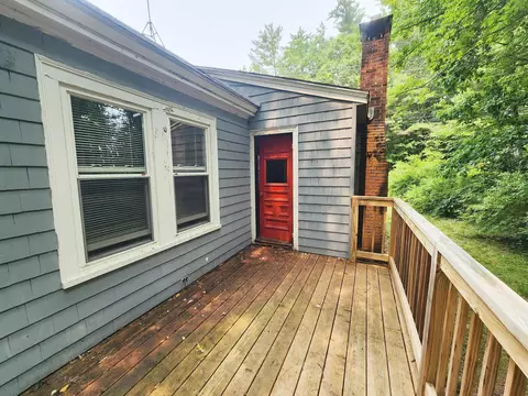 Exterior - 44 Kingston Rd, Exeter, NH 03833 photo 4 of 18