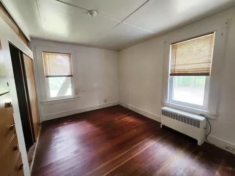 Bedroom - 44 Kingston Rd, Exeter, NH 03833 photo 3 of 5