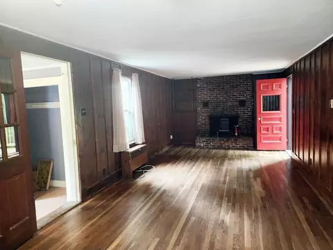 Living - 44 Kingston Rd, Exeter, NH 03833 photo 4 of 6