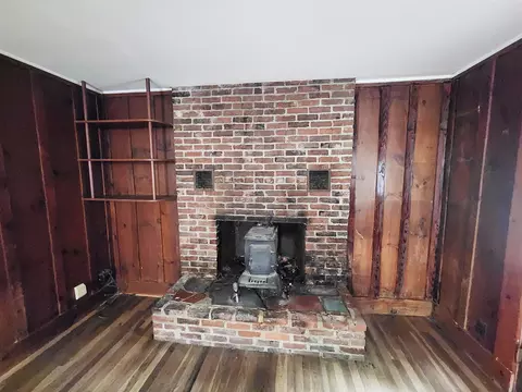 Living - 44 Kingston Rd, Exeter, NH 03833 photo 6 of 6