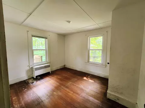 Bedroom - 44 Kingston Rd, Exeter, NH 03833 photo 1 of 5