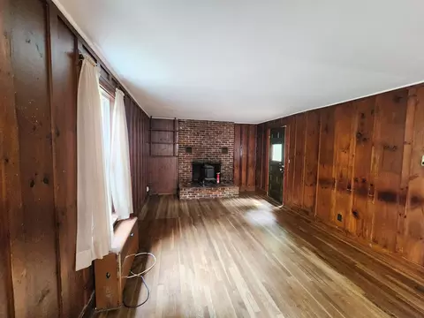 Living - 44 Kingston Rd, Exeter, NH 03833 photo 2 of 6