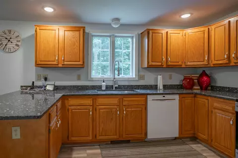 Kitchen - 5 Blake Rd, Raymond, NH 03077 photo 1 of 6