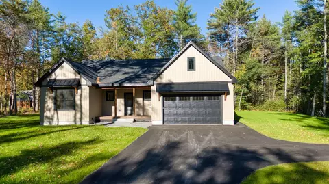 10 Winchester Ln, Tuftonboro, NH 03850