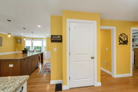 Entry Way - 95 Olde Bridge Ln, Epping, NH 03042 photo 3 of 4