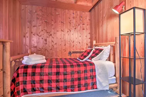Bedroom - 106 Upper Loop, Ludlow, VT 05149 photo 7 of 10