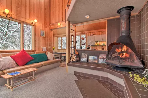 Living - 106 Upper Loop, Ludlow, VT 05149 photo 1 of 4