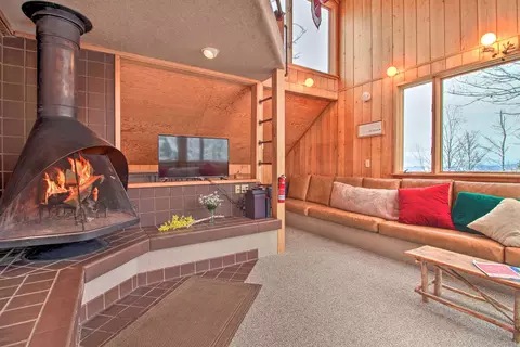 Living - 106 Upper Loop, Ludlow, VT 05149 photo 2 of 4