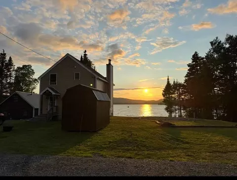 217 Beach Rd, Pittsburg, NH 03592