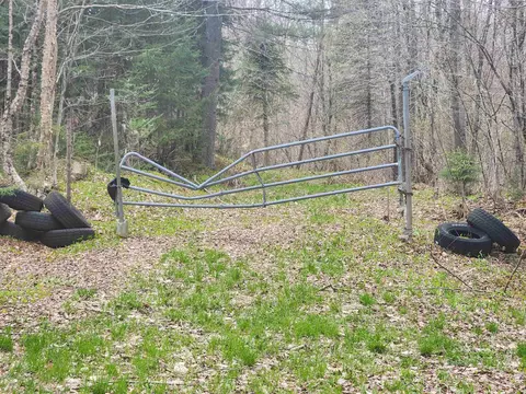 805 Cobblestone Trl, Coventry, VT 05825 photo 6