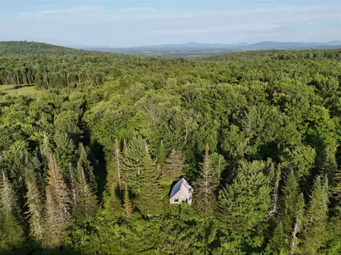 805 Cobblestone Trl, Coventry, VT 05825 photo 4
