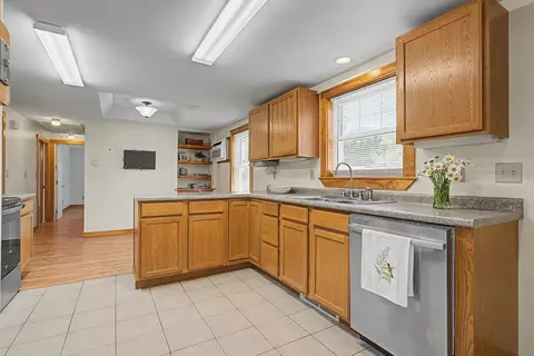 Kitchen - 29 Haven Ln, Exeter, NH 03833 photo 1 of 5