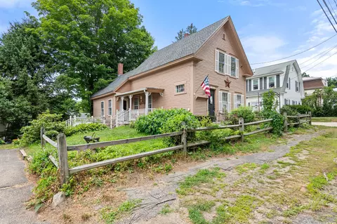 34 Pearl St, Franklin, NH 03235