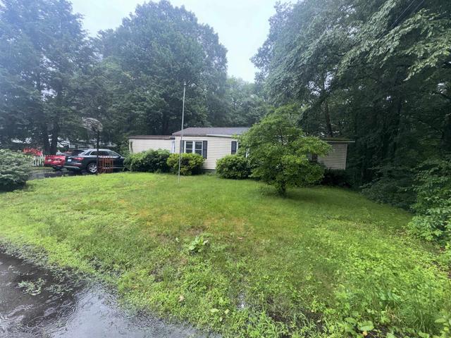 16 True Ln, Seabrook, NH 03874