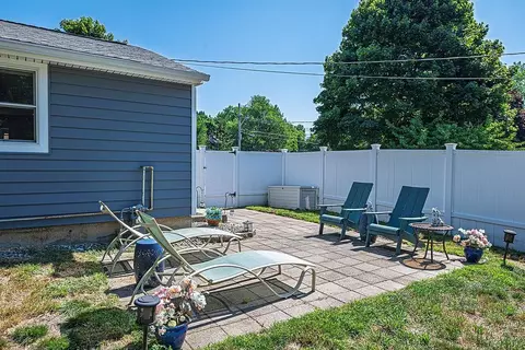 Exterior - 1 Eastmor Ln, Hampton, NH 03842 photo 1 of 5