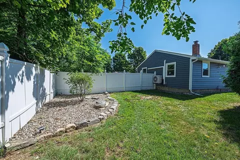 Exterior - 1 Eastmor Ln, Hampton, NH 03842 photo 3 of 5
