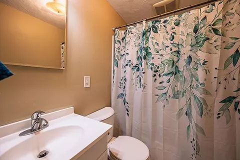 Bath - 1 Eastmor Ln, Hampton, NH 03842 photo 1 of 1