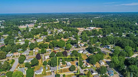 View/Area - 1 Eastmor Ln, Hampton, NH 03842 photo 1 of 5