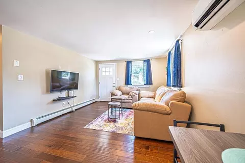 Living - 1 Eastmor Ln, Hampton, NH 03842 photo 1 of 2