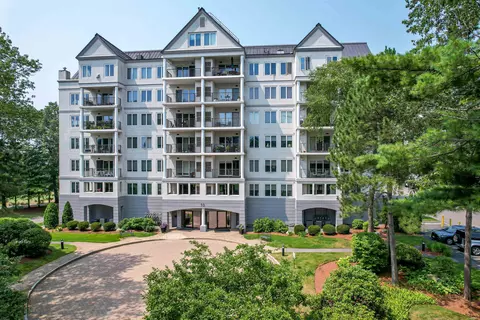 10 Mountain Laurels Dr #607, Nashua, NH 03062