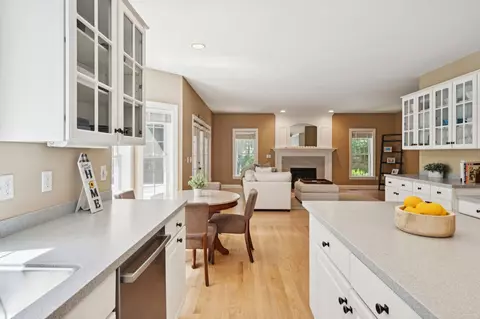 Kitchen - 14 Whittier Dr, Bow, NH 03304 photo 2 of 3