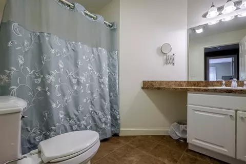 Bath - 6 Stonewall Way #C, Exeter, NH 03833 photo 4 of 4