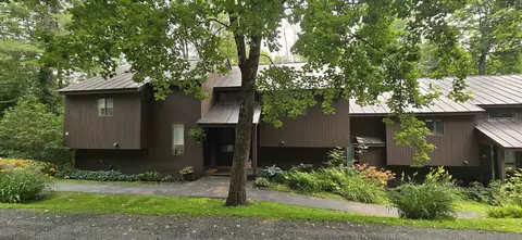 445 Old Quechee Rd #E, Hartford, VT 05059 photo 22