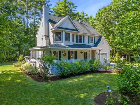 124 Riverwood Cir #2, Effingham, NH 03882