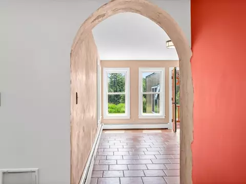 Entry Way - 663 Guyette Rd, East Montpelier, VT 05651 photo 5 of 9