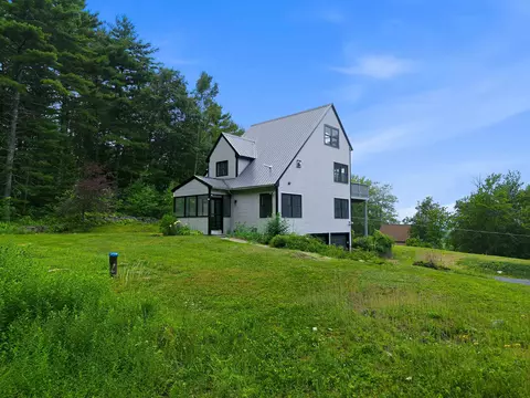 Exterior - 20 Alpine Meadows Rd, Wolfeboro, NH 03894 photo 6 of 9