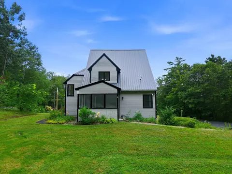 Exterior - 20 Alpine Meadows Rd, Wolfeboro, NH 03894 photo 7 of 9