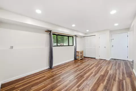 Living - 3 Brookside Dr #3, Exeter, NH 03833 photo 3 of 4