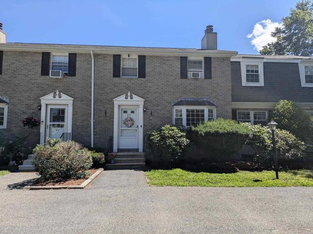 69 Fieldstone Dr, Londonderry, NH 03053