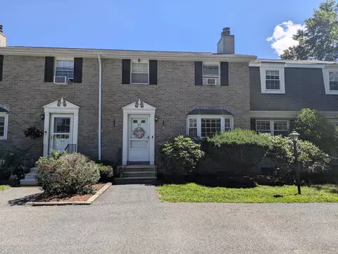 69 Fieldstone Dr, Londonderry, NH 03053