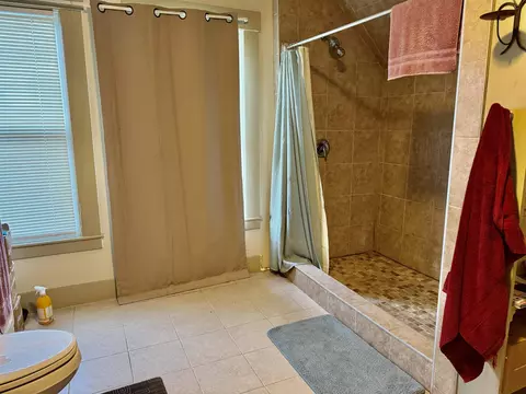 Bath - 6 Hooker Ave, Barre, VT 05641 photo 4 of 5