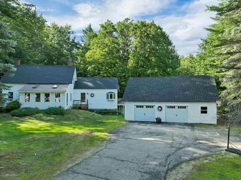 1195 Chocorua Rd, Tamworth, NH 03886