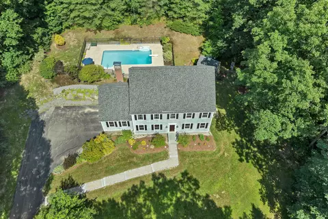 52 Riverdale Rd, New Boston, NH 03070