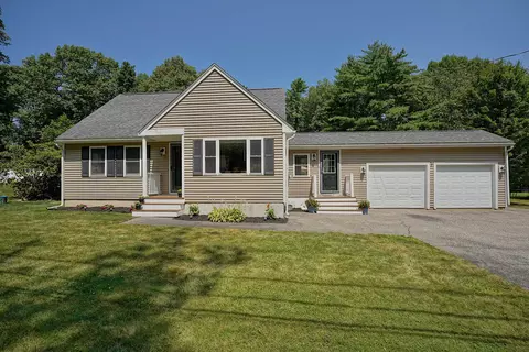 29 Mary Batchelder Rd, Hampton, NH 03842