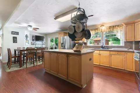 Kitchen - 13 Brookside Ln, Newfane, VT 05345 photo 3 of 6