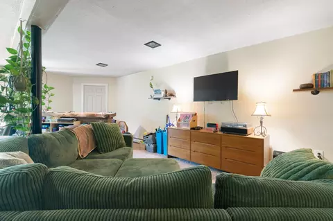 Living - 13 Brookside Ln, Newfane, VT 05345 photo 8 of 10