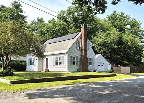 20 Bay St, Claremont, NH 03743