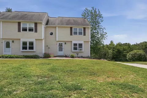 36 Scott Ln, Sandown, NH 03873