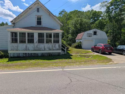 226 Charles St, Farmington, NH 03835