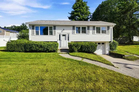 21 Carmine Rd, Nashua, NH 03063