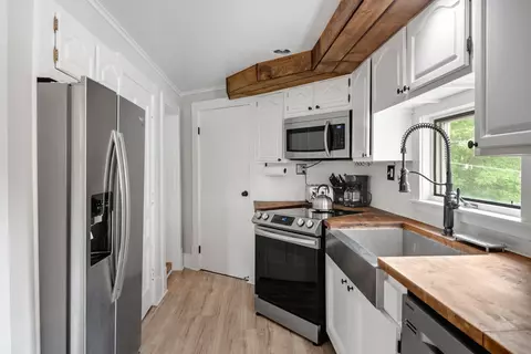 Kitchen - 13 Patch Rd, Barre, VT 05641 photo 3 of 4