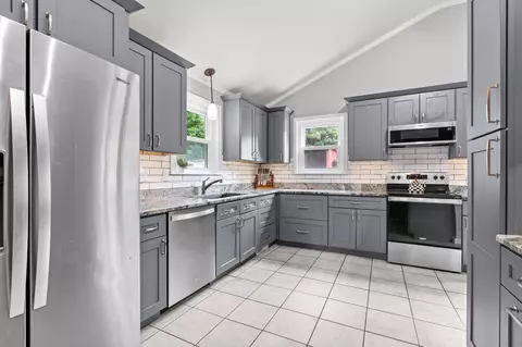 Kitchen - 29 Harris Rd, Windham, NH 03087 photo 4 of 5